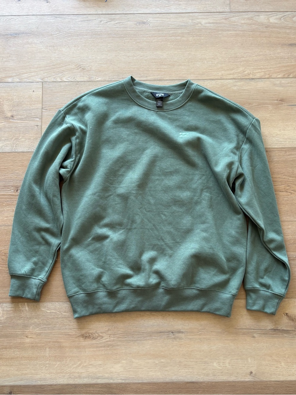 billabong Rhodes crew, NWT, size medium